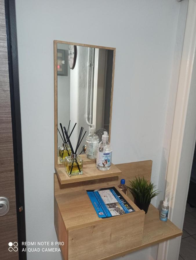 Olas 1-Bedroom Apartment Near The Center Of Athena Bagian luar foto